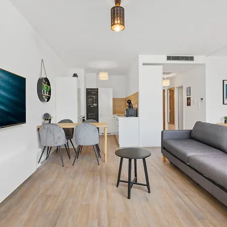 Lam Yacht Club - Terrace 10m2 Apartman Pozsony